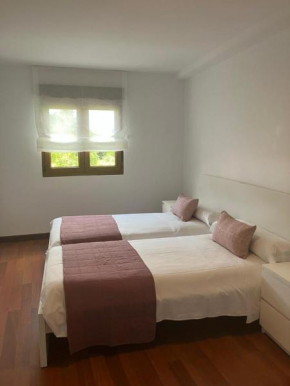 Apartamento Los Laureles, Novales